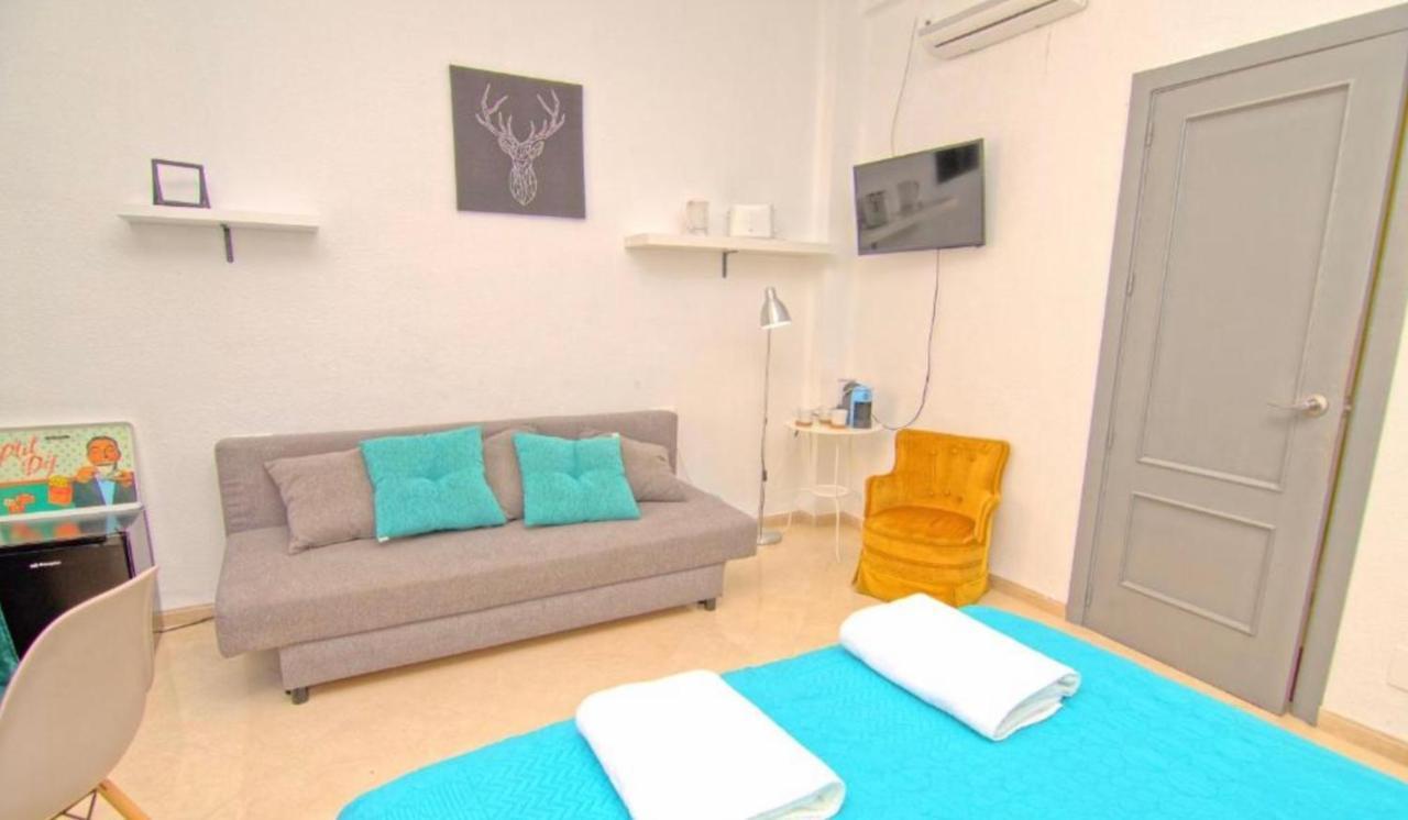 Guests House Mercado Malaga Apartment Bagian luar foto